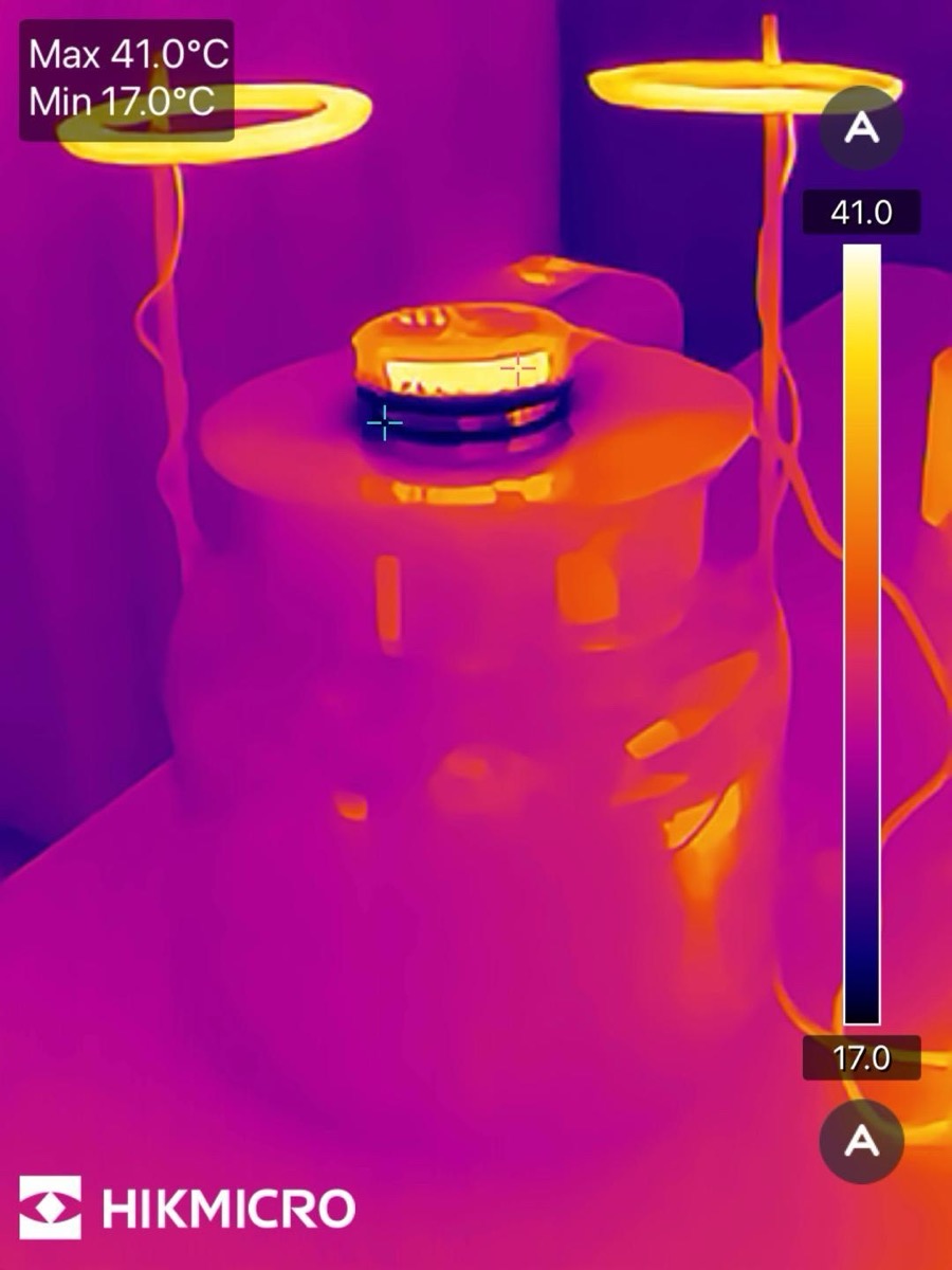 Thermal image of mounted AC